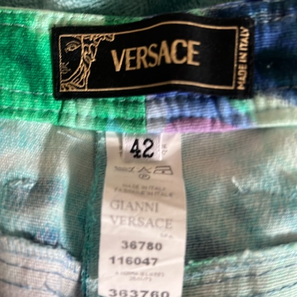 💥Gianni Versace Jeans - EUC - Beautiful Medusa Button Green Blue Rose Print - Picture 4 of 8